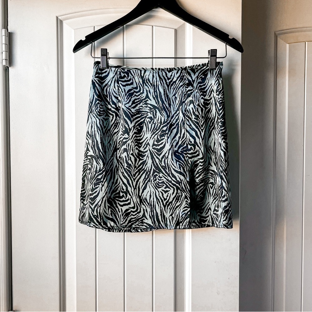 Blue Blush Zebra Print Skirt Small